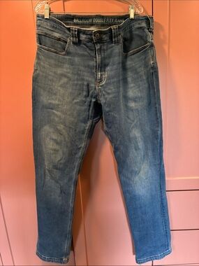Duluth Trading Co Slim Straight Men's Jeans - Medium Blue Wash